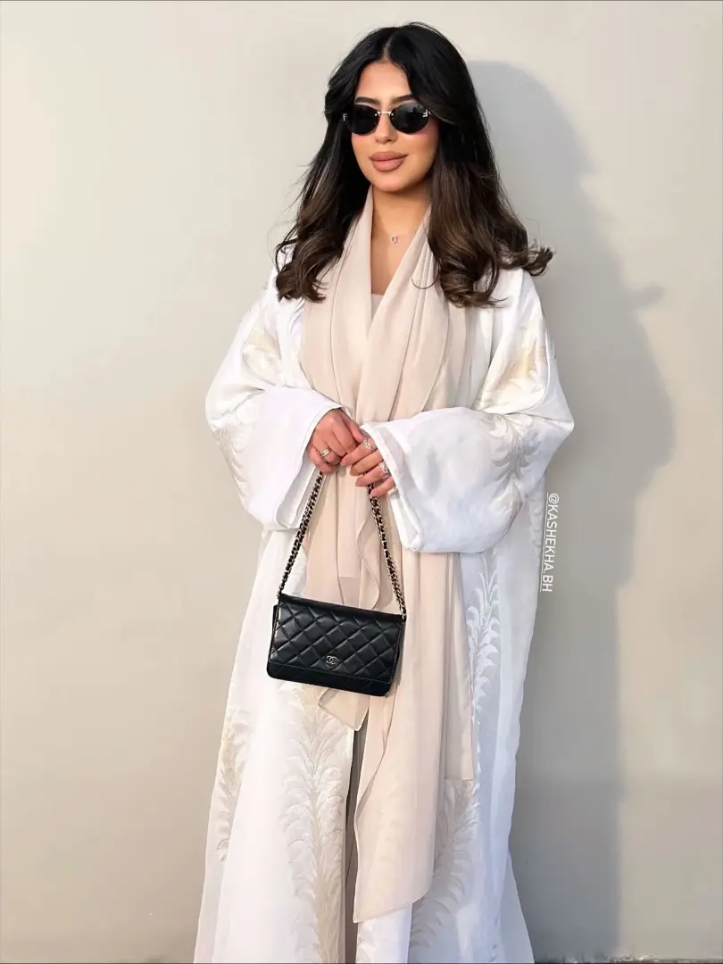 عباية 002 ( متوفرة بالطلب )